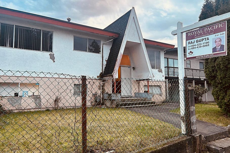 4542 Joyce Street Vancouver, BC - 1