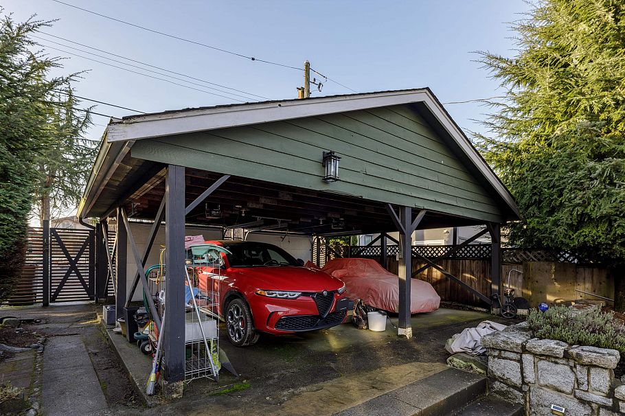 5935 Prince Albert Street Vancouver, BC - 30