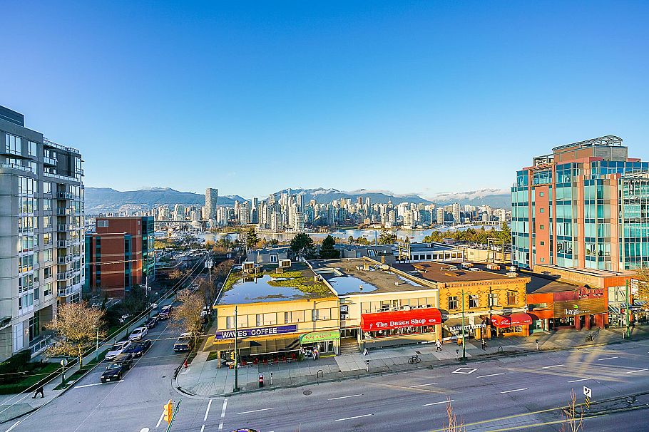 604 2550 Spruce Street Vancouver, BC - 2