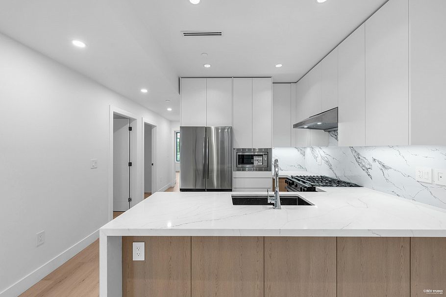 2 262 E 65th Avenue Vancouver, BC - 7