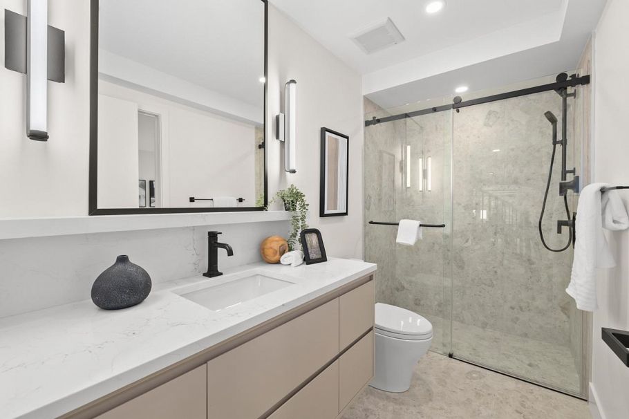 2438 W 49 Avenue Vancouver, BC - 20