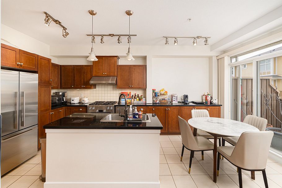 968 Westbury Walk Vancouver, BC - 11