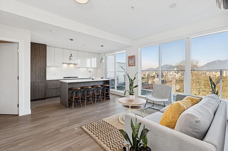 505 379 E Broadway Vancouver, BC - 2