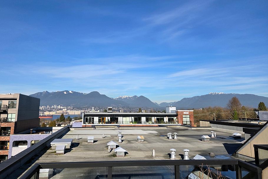 PH20 2150 E Hastings Street Vancouver, BC - 4