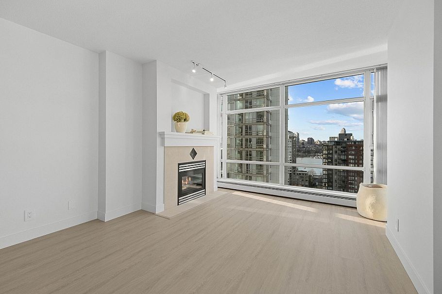 2106 1199 Marinaside Crescent Vancouver, BC - 9