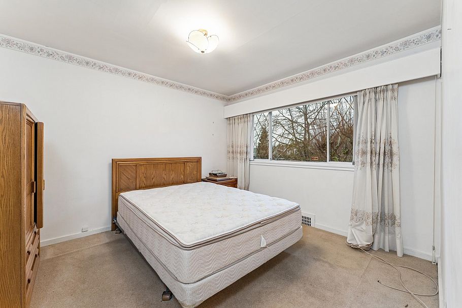 419 E 17th Street North Vancouver, BC - 13