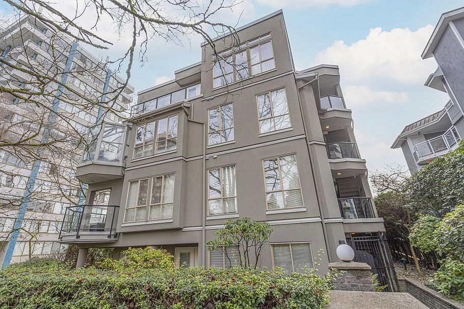 402 4688 W 10th Avenue Vancouver, BC - 3