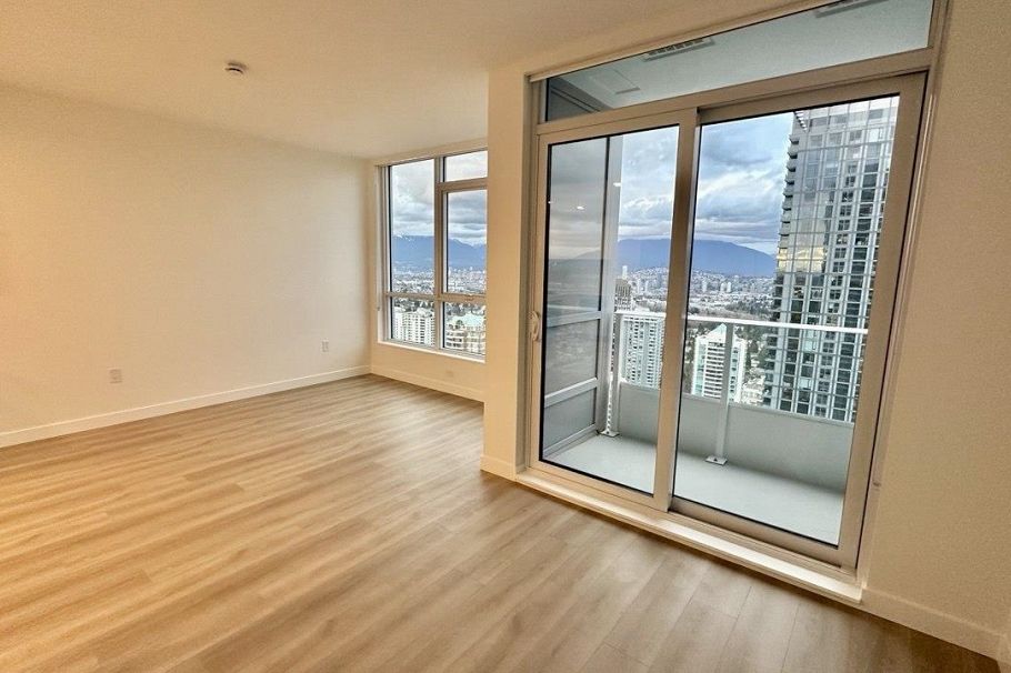 3303 6087 Wilson Avenue Burnaby, BC - 4