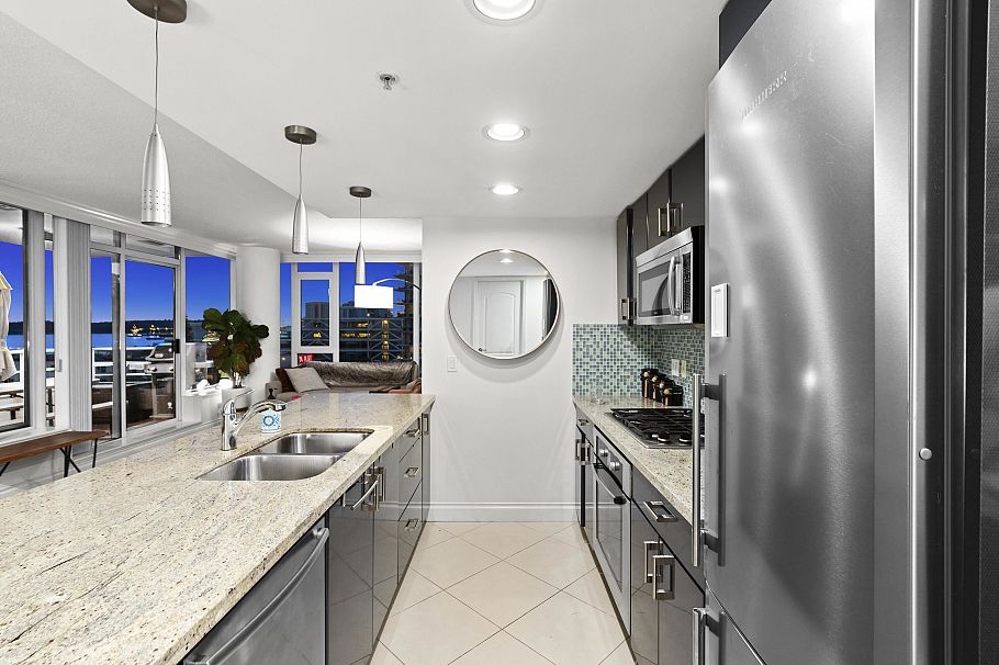 602 133 E Esplanade North Vancouver, BC - 8