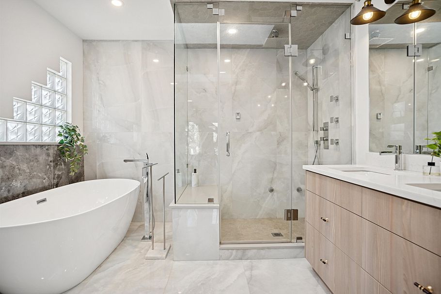 2168 E 8th Avenue Vancouver, BC - 24