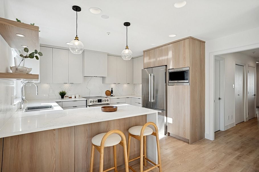 2168 E 8th Avenue Vancouver, BC - 12