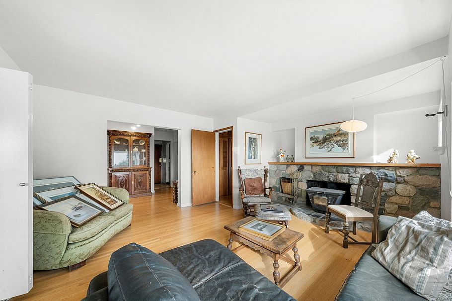 3041 St. Marys Avenue North Vancouver, BC - 9