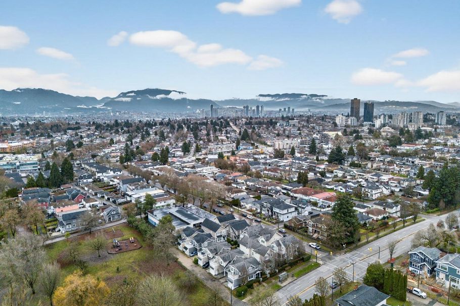 5685 Killarney Street Vancouver, BC - 32