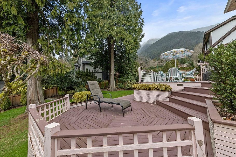 5427 Cliffridge Avenue North Vancouver, BC - 22