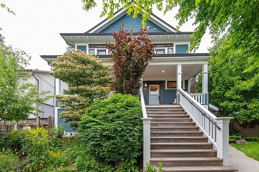 346 E 5th Street North Vancouver, BC - 3