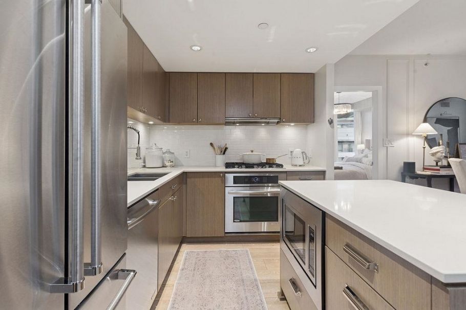 502 111 E 1st Avenue Vancouver, BC - 6