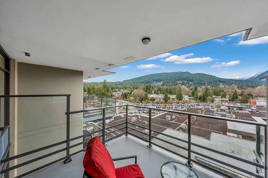 607 2780 Valley Centre Avenue North Vancouver, BC - 18