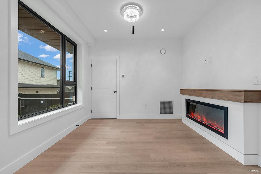 2 262 E 65th Avenue Vancouver, BC - 9