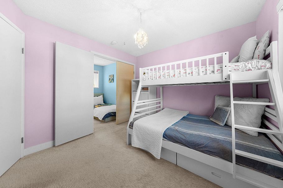 256 W 5th Street North Vancouver, BC - 26