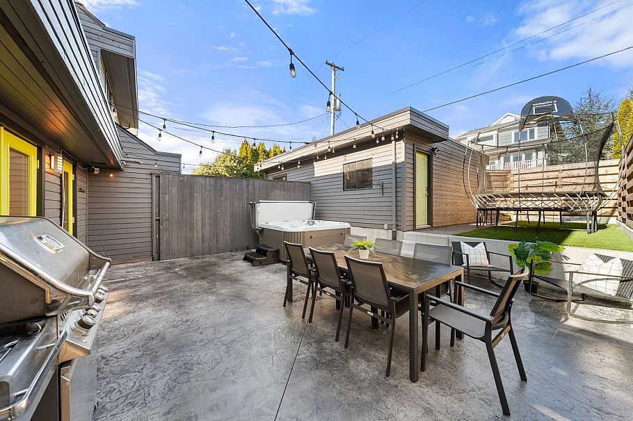 256 W 5th Street North Vancouver, BC - 15