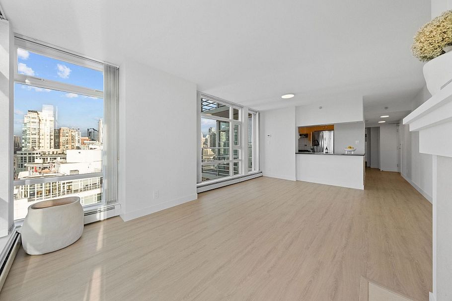 2106 1199 Marinaside Crescent Vancouver, BC - 11