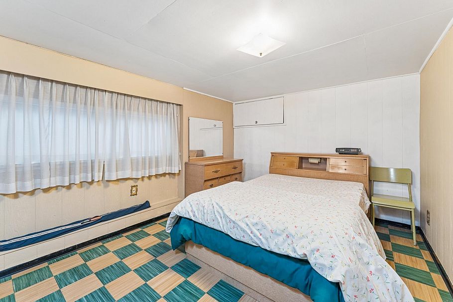 419 E 17th Street North Vancouver, BC - 16