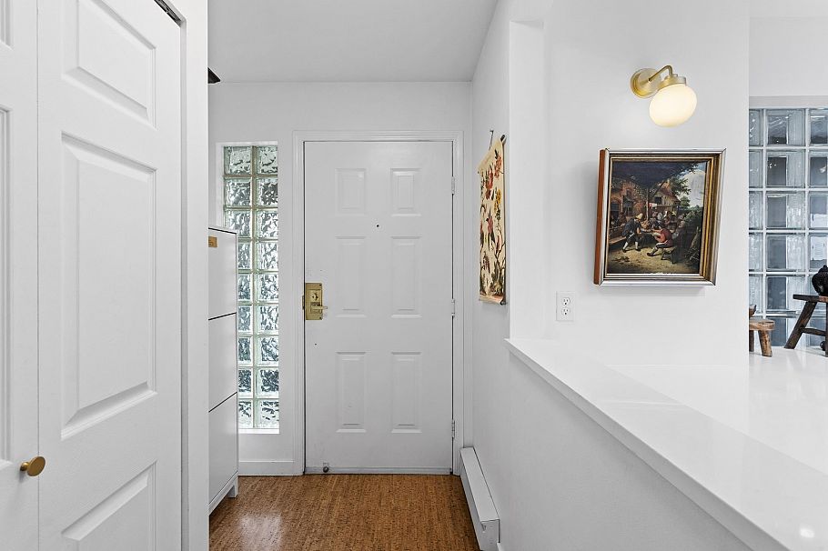 402 4688 W 10th Avenue Vancouver, BC - 30