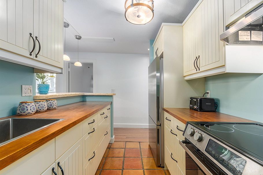 28 1345 W 4th Avenue Vancouver, BC - 15