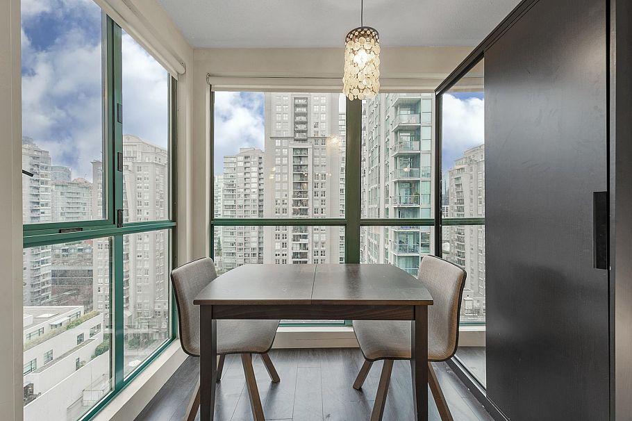 2010 939 Homer Street Vancouver, BC - 17