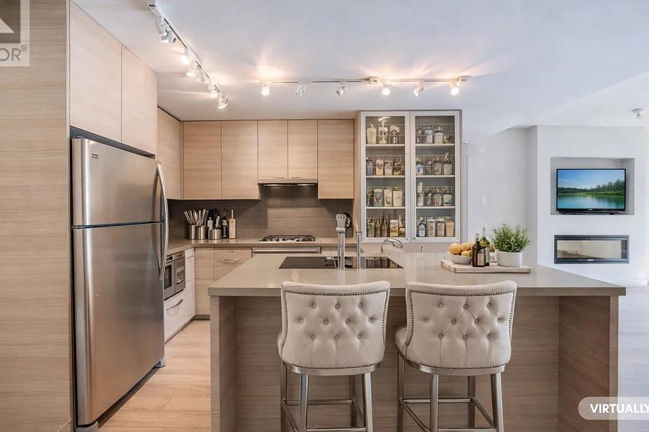 111 3606 Aldercrest Drive North Vancouver, BC - 32