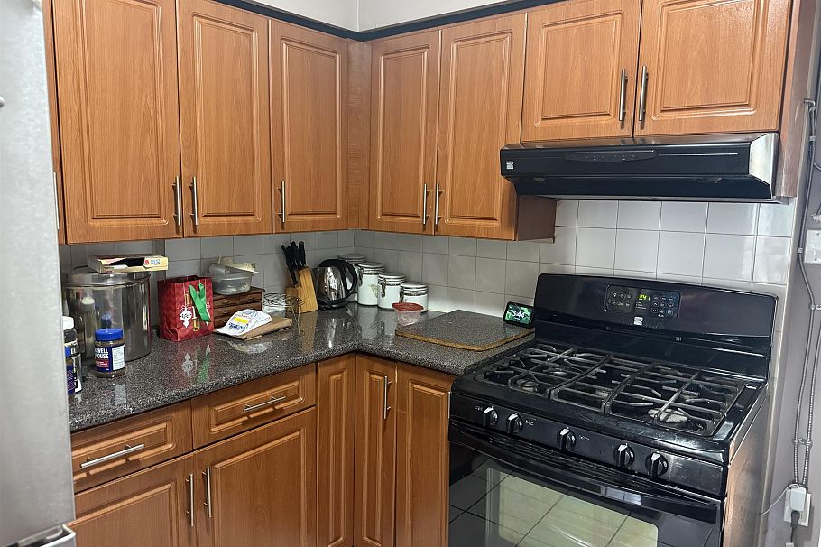 8125 St. George Street Vancouver, BC - 7