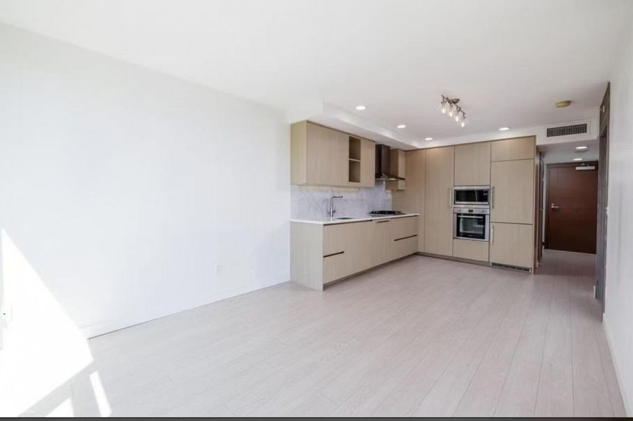 8800 HAZELBRIDGE WAY, Richmond BC V6X 1P6 Richmond, BC - 2