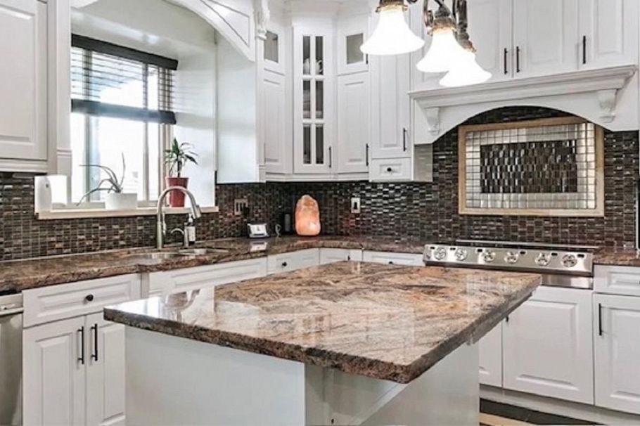 1060 E 61st Avenue Vancouver, BC - 2