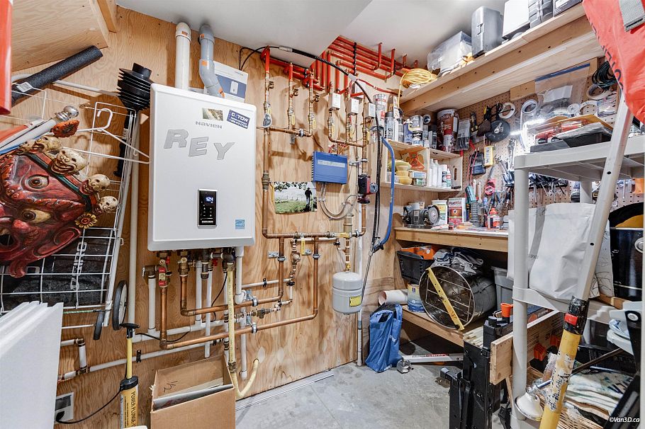 29 415 Esplanade Avenue North Vancouver, BC - 32