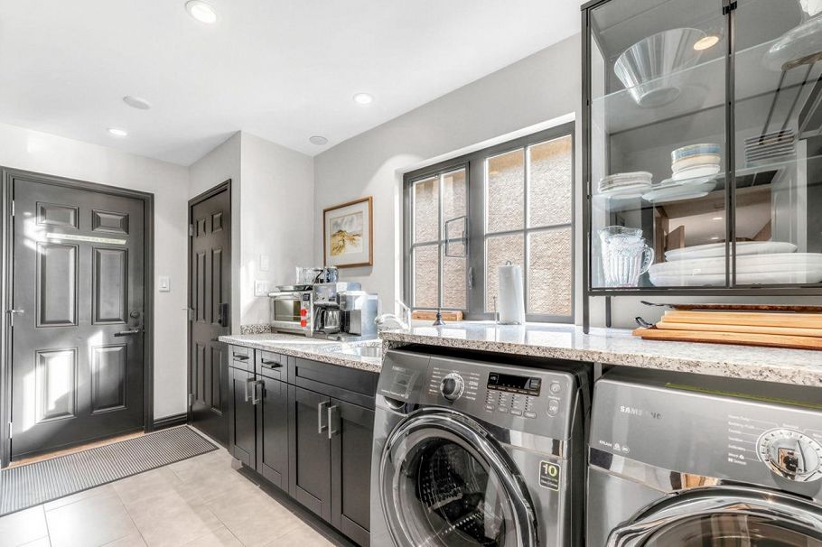 4178 Doncaster Way Vancouver, BC - 19