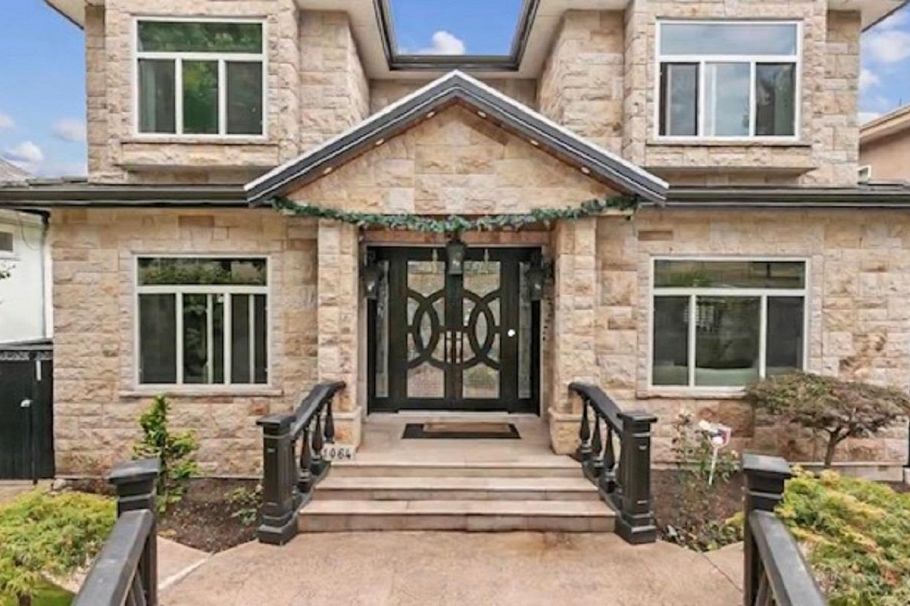 1060 E 61st Avenue Vancouver, BC - 1