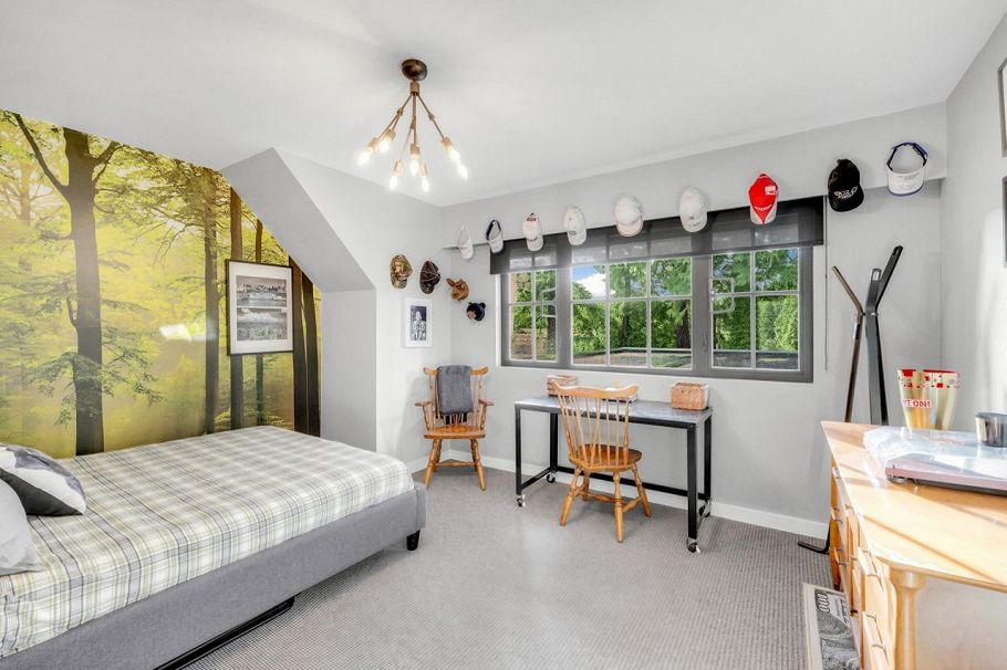 4178 Doncaster Way Vancouver, BC - 27