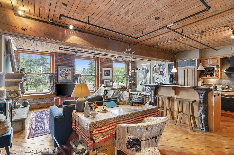 301 41 Alexander Street Vancouver, BC - 9