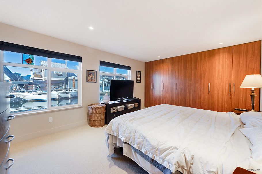 29 415 Esplanade Avenue North Vancouver, BC - 21