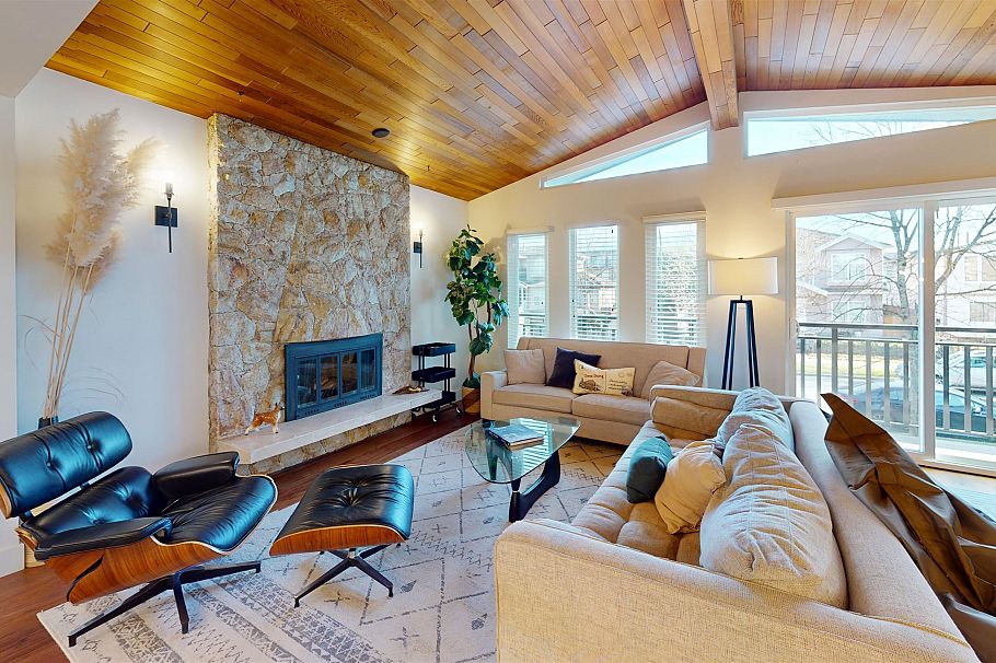 5043 St. Margarets Street Vancouver, BC - 2