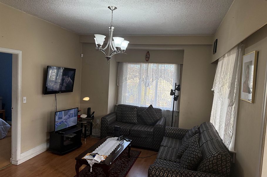 8125 St. George Street Vancouver, BC - 24