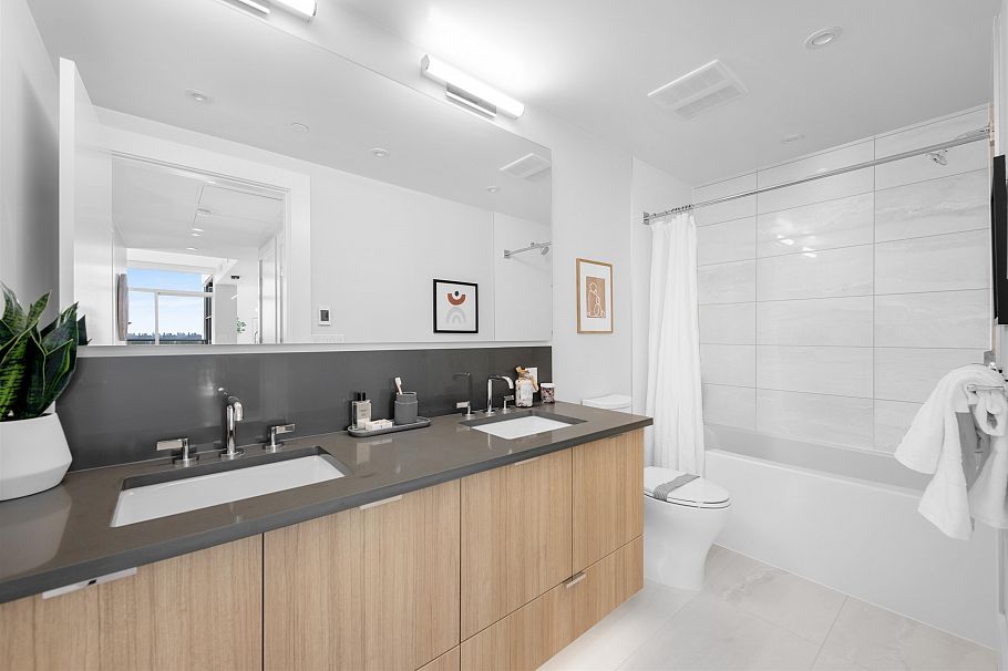 2206 3430 E Kent Avenue South Vancouver, BC - 10