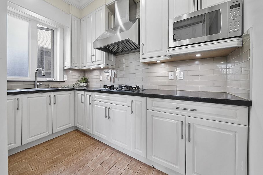 3339 W 27th Avenue Vancouver, BC - 12