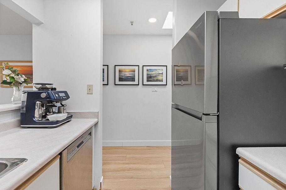 407 1950 E 11th Avenue Vancouver, BC - 16