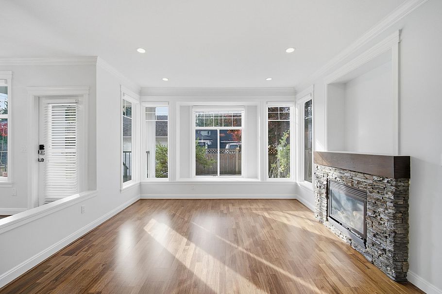 2411 George Street North Vancouver, BC - 7