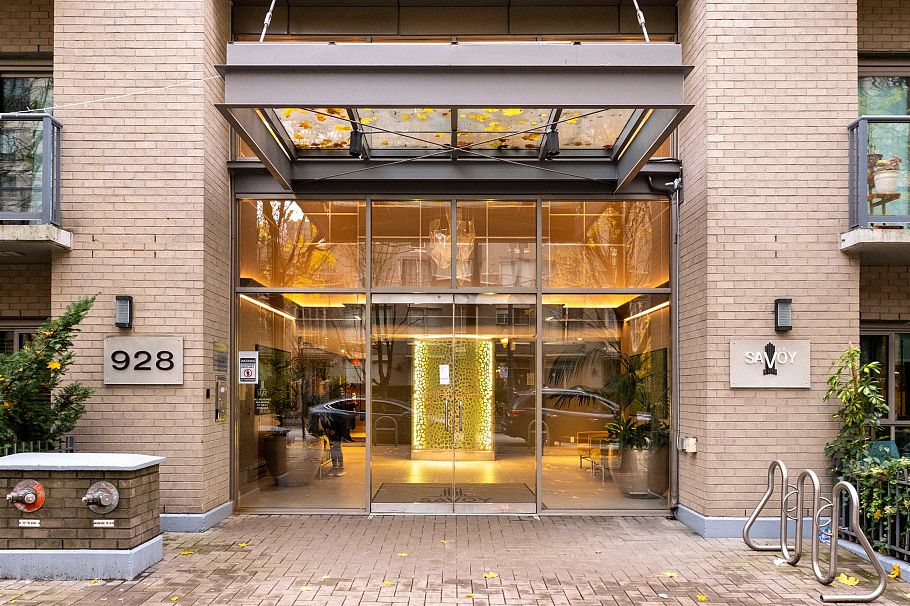 1006 928 Richards Street Vancouver, BC - 1