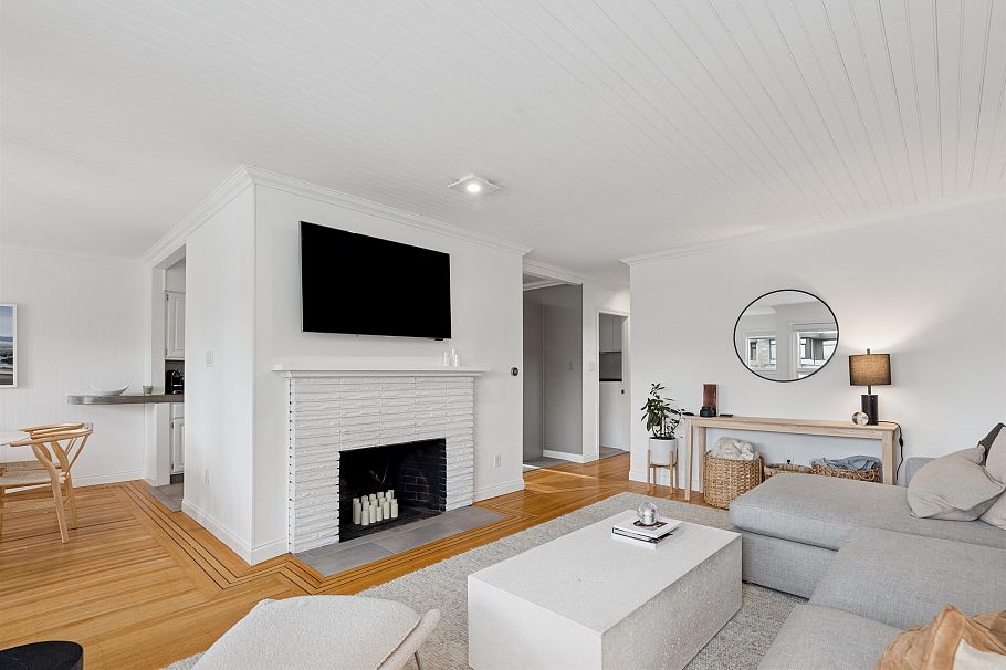 1425 William Avenue North Vancouver, BC - 4