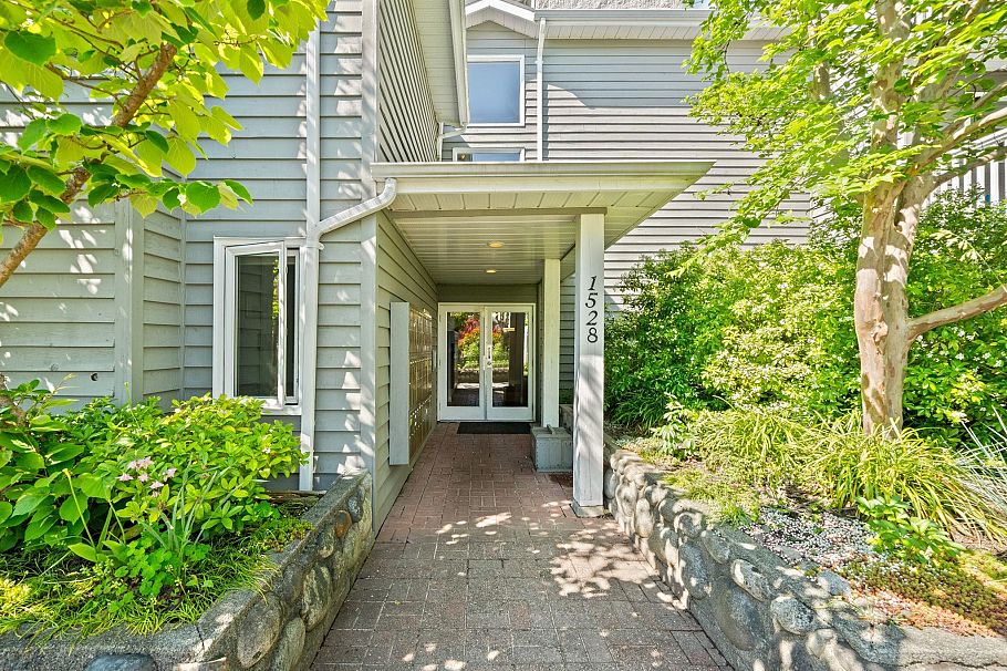 203 1538 Bowser Avenue North Vancouver, BC - 29