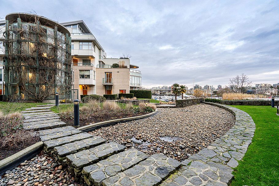 122 1228 Marinaside Crescent Vancouver, BC - 28