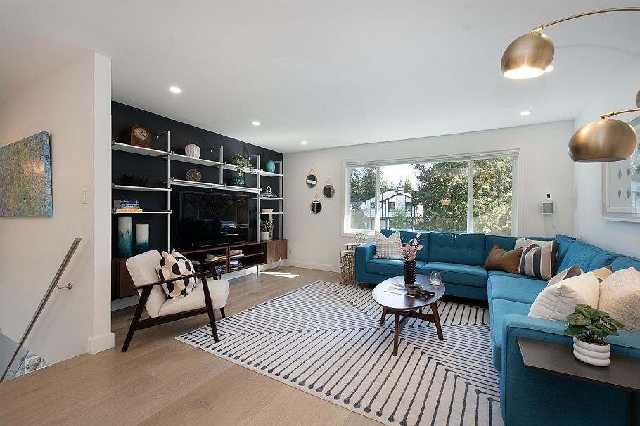 3981 Lynn Valley Road North Vancouver, BC - 3